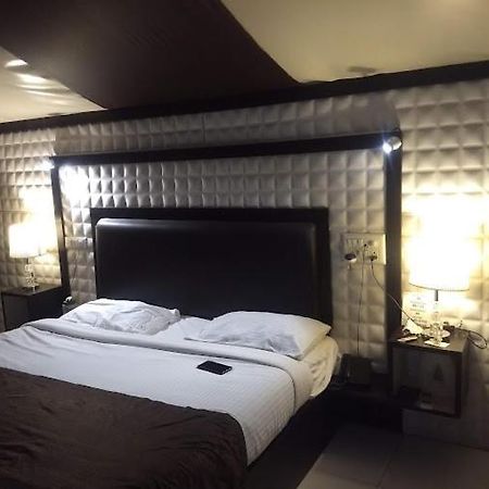 לונבלה Whispering Woods Resort מראה חיצוני תמונה