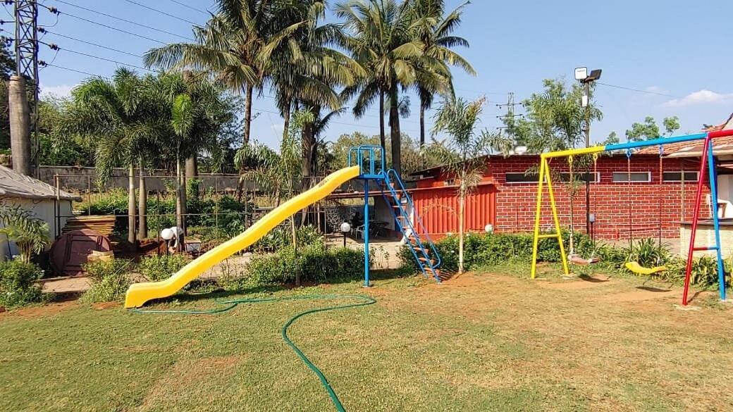 לונבלה Whispering Woods Resort מראה חיצוני תמונה
