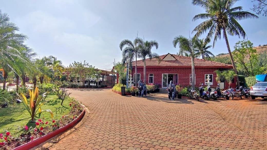 לונבלה Whispering Woods Resort מראה חיצוני תמונה